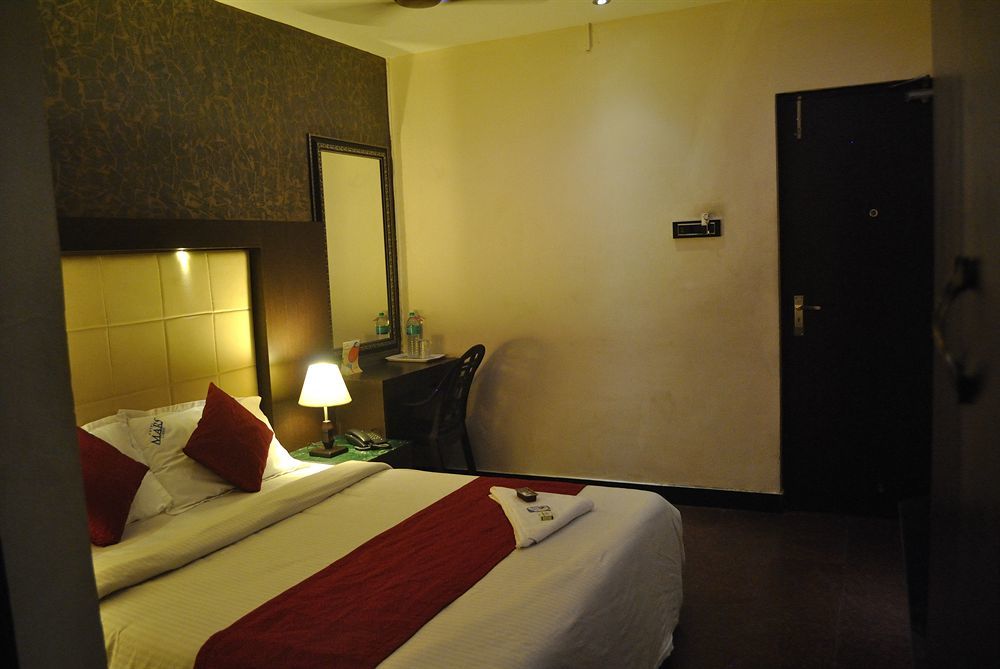 Hotel Mars Classic Chennai Extérieur photo
